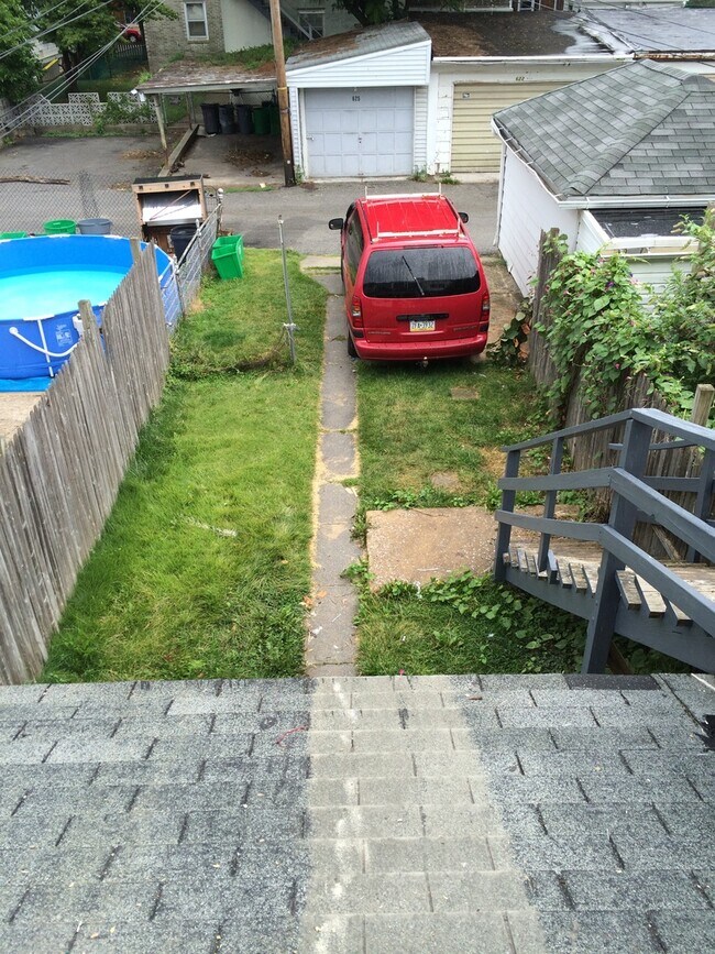 Foto del edificio - Spacious 3 Bedroom Apartment in East York City SD