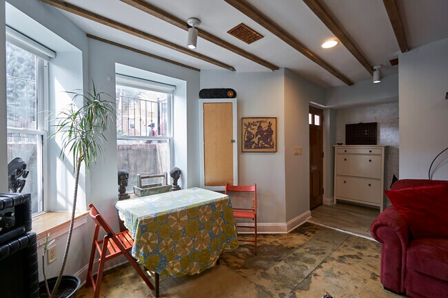 Foto del edificio - 3603 13th St NW