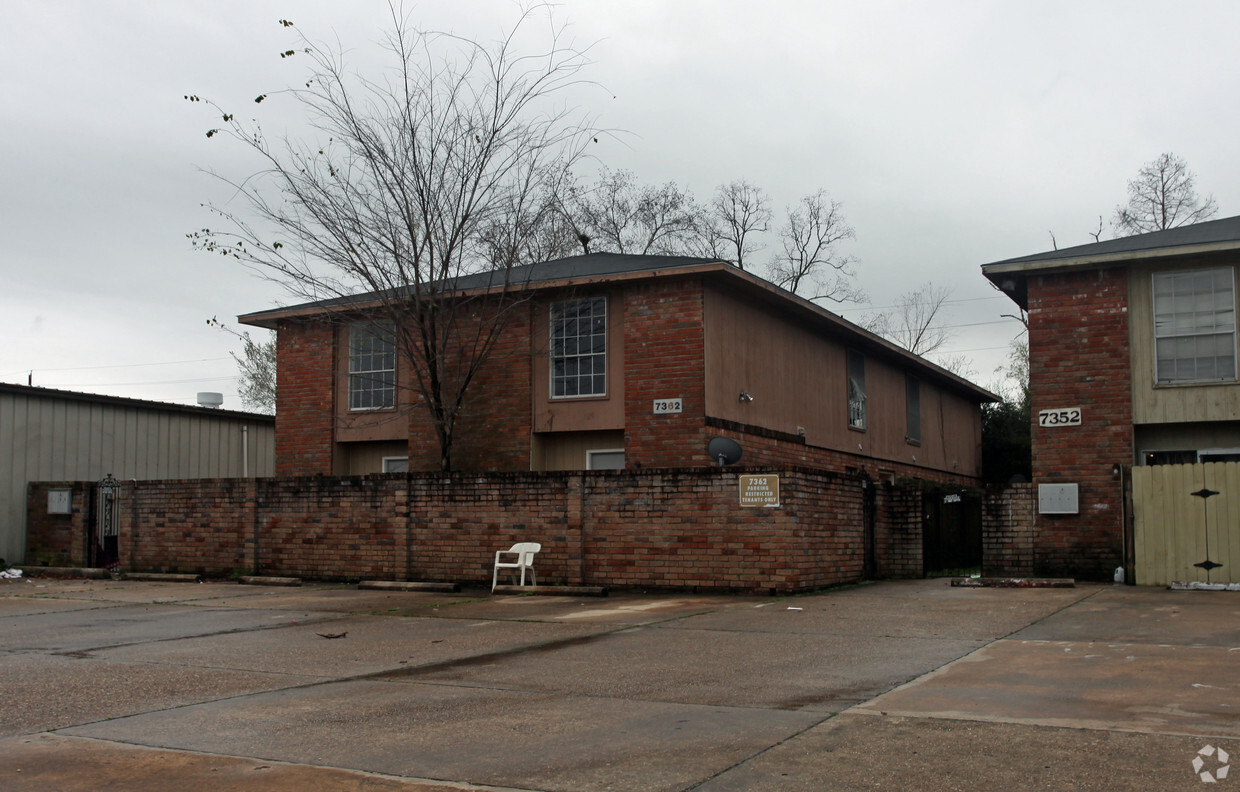 Primary Photo - 7362 Townsouth Ave
