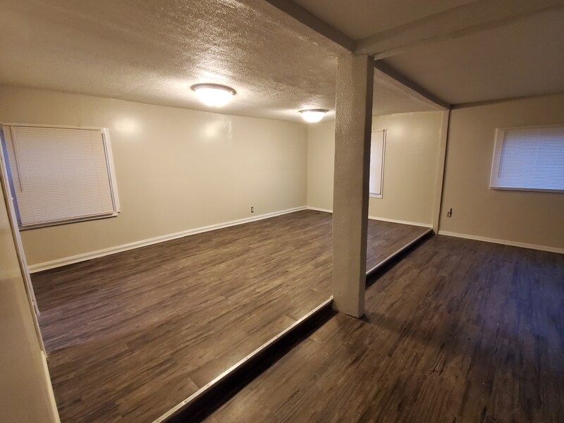 Foto principal - 2047 Green Rd