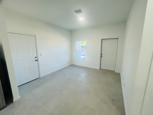 Building Photo - Brand New 2/2/1 - Lehigh Acres