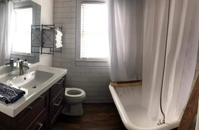 Foto del edificio - 7424 Washington St