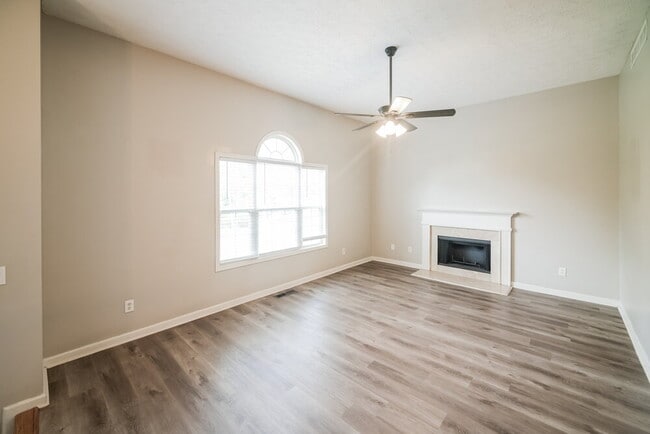 Building Photo - 124 S Winds Dr