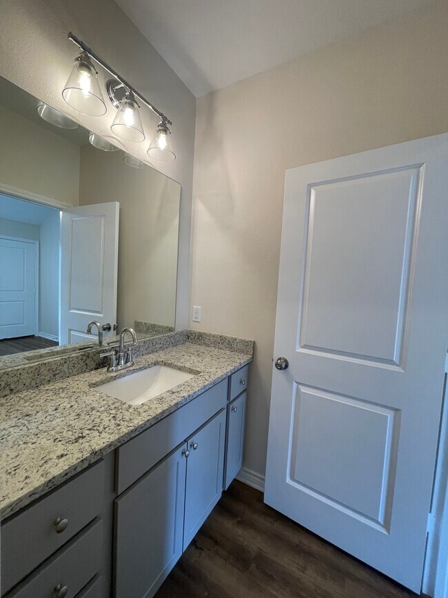 Foto del edificio - 4073 County Rd 152 W