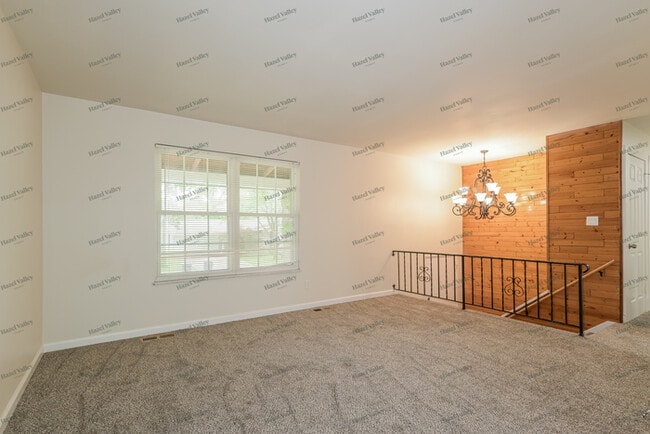 Building Photo - 548 Goldwood Dr
