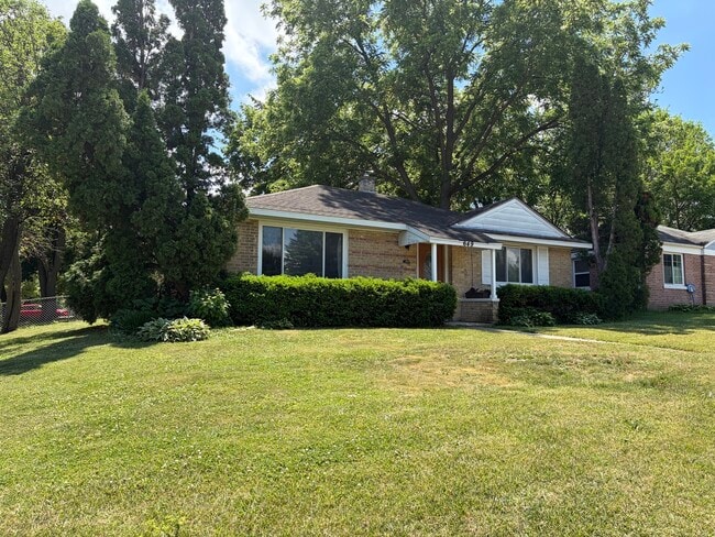 Building Photo - 649 E Rockland Rd