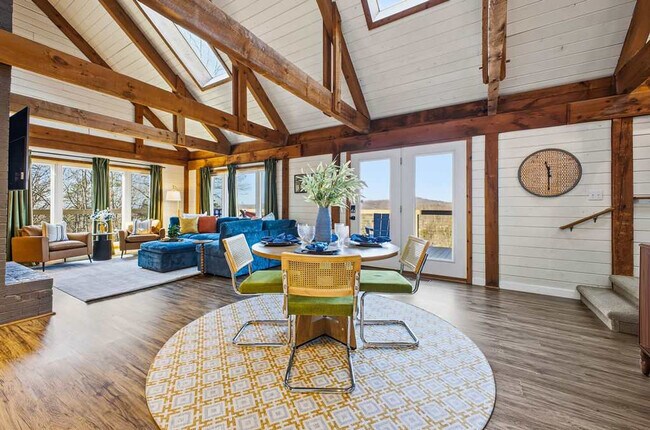 Foto del edificio - 140 Camby Dr