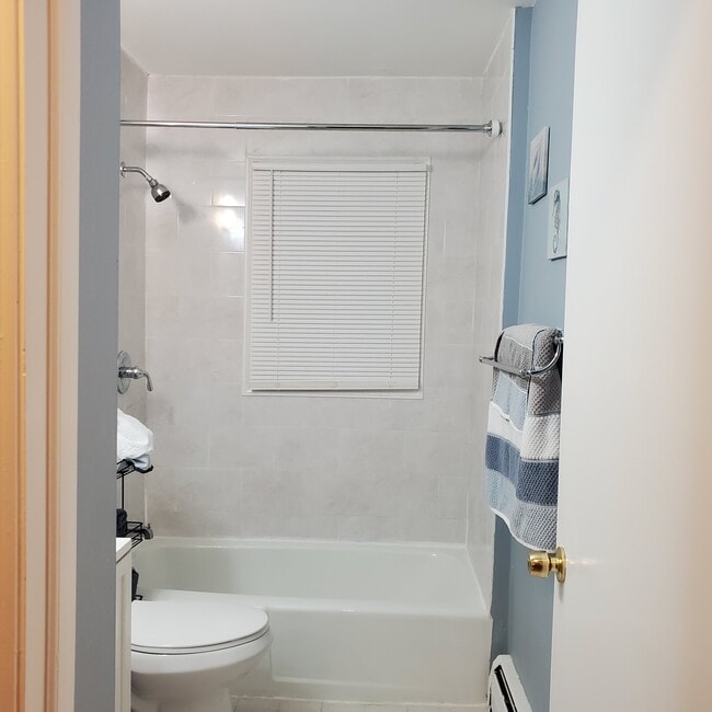 Building Photo - 143 Seaside Ave