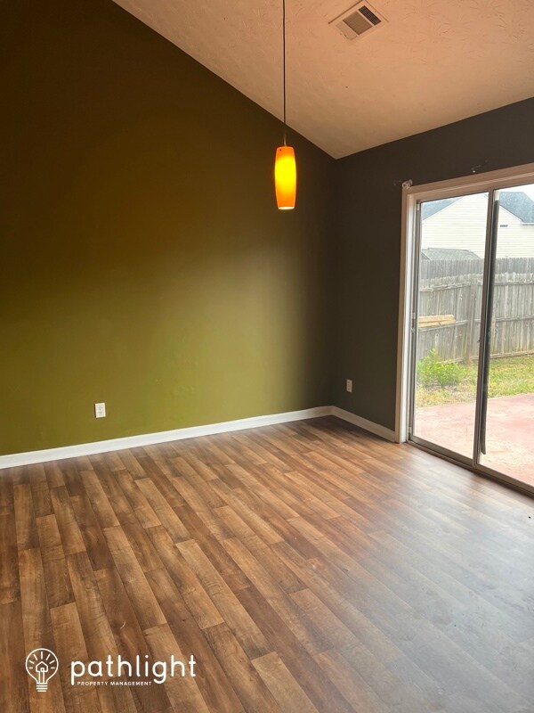 Foto del edificio - 2815 Driftwood Court