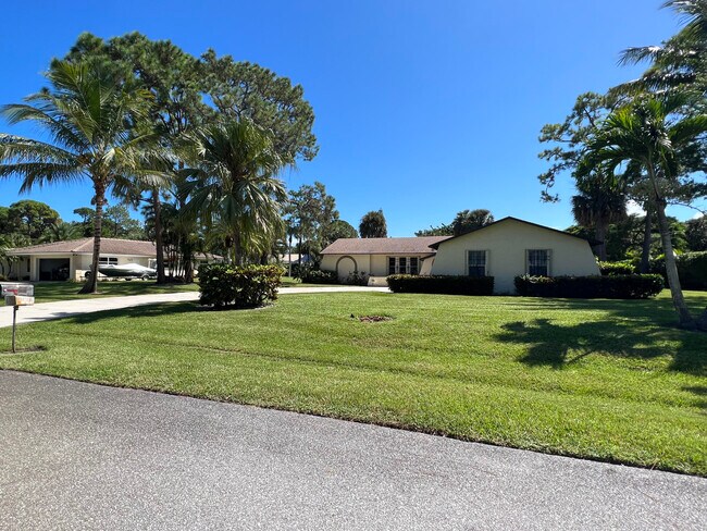 Foto del edificio - 5878 Tidewater Dr