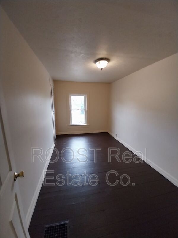 Building Photo - 649 E Southern Ave