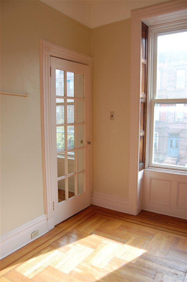 Building Photo - 1206 Park Ave