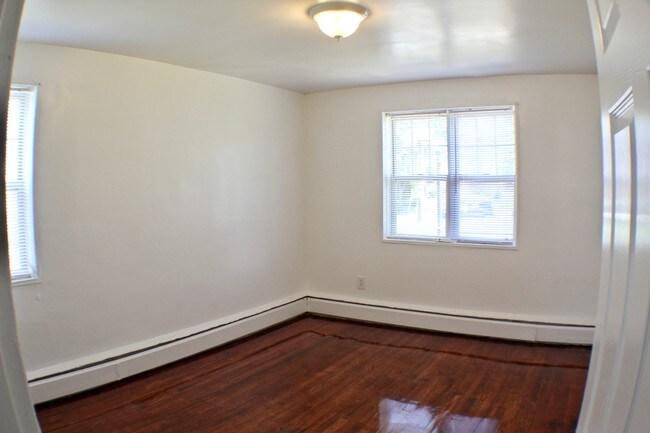 Building Photo - 1541 Park Blvd