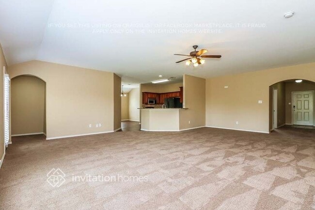 Foto del edificio - 4808 Bluebird Ln