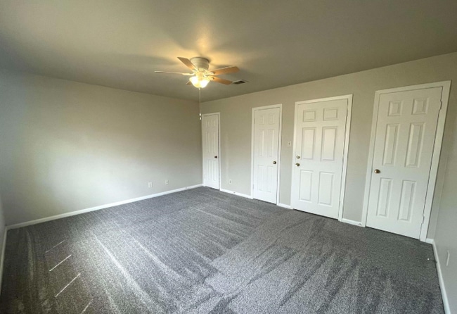 Building Photo - 6373 Ivanhoe Ln