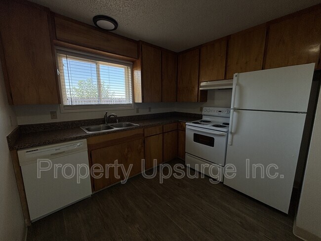 Foto del edificio - 725 Kimball Rd