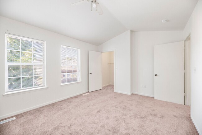 Foto del edificio - Brookstone Apartments