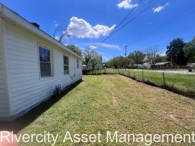 Foto del edificio - Cute & Quaint Renovated Home!!! Section 8 ...