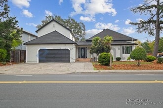 Building Photo - 7920 Hembree Ln