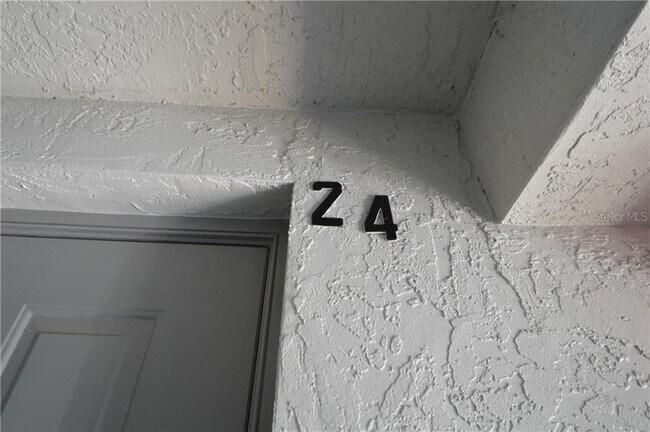 Building Photo - 1624 S Pine Ridge Cir
