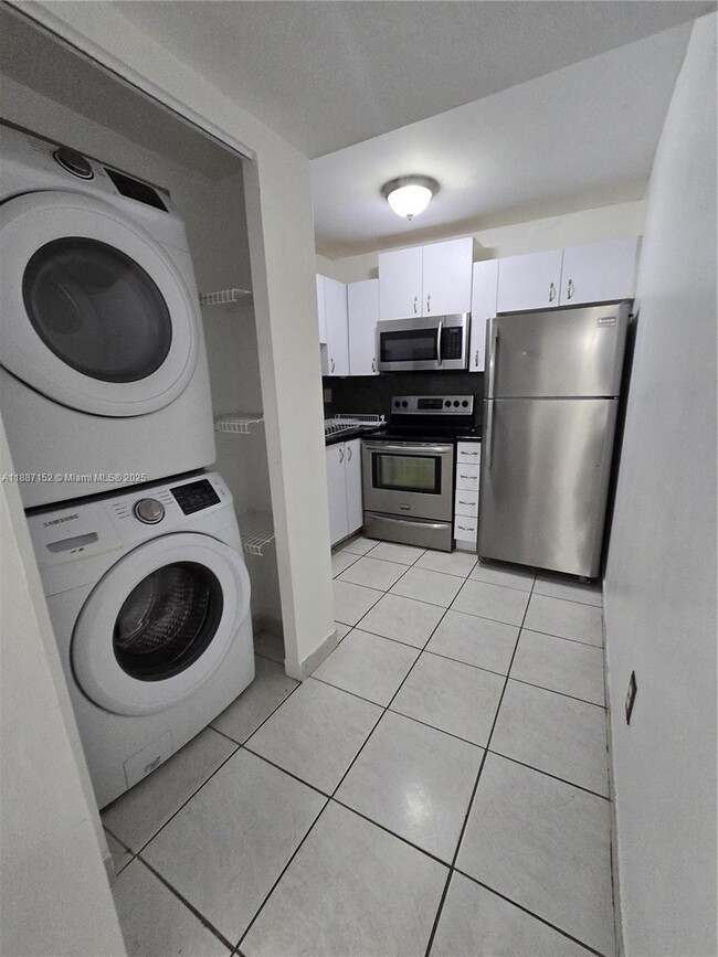 Building Photo - 8320 NW 8th St