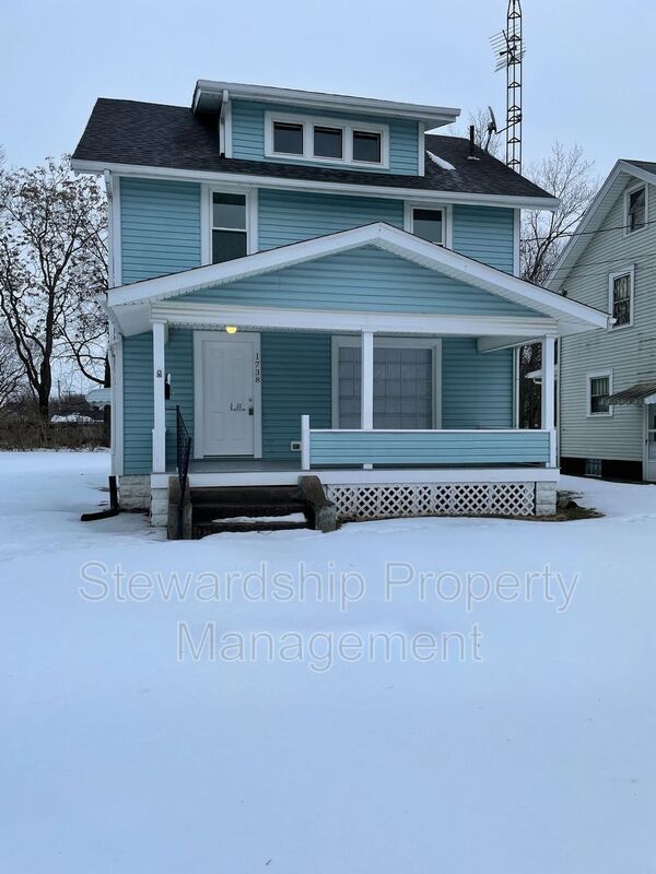 Primary Photo - 1738 Ohio Ave NE