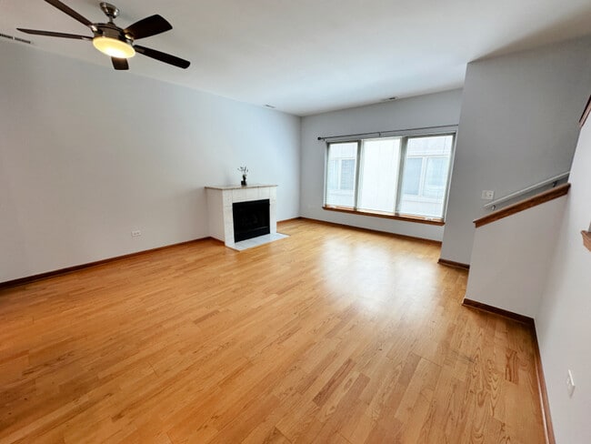 Building Photo - 2931 N Natoma Ave