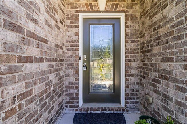 Foto del edificio - 6940 Rocking Horse Ln