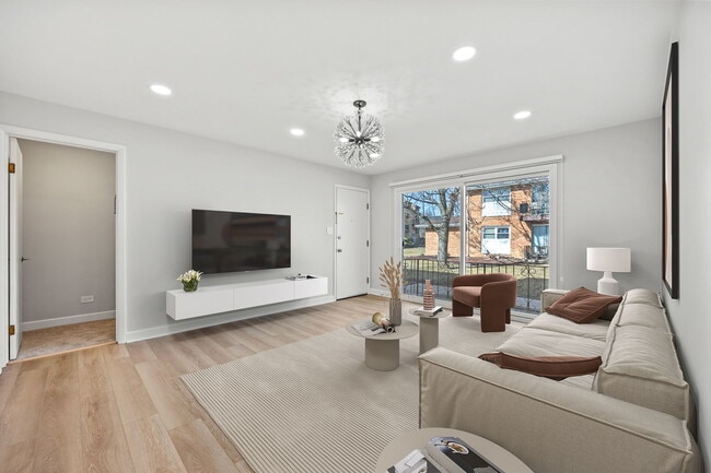 Building Photo - 15290 El Cameno Terrace