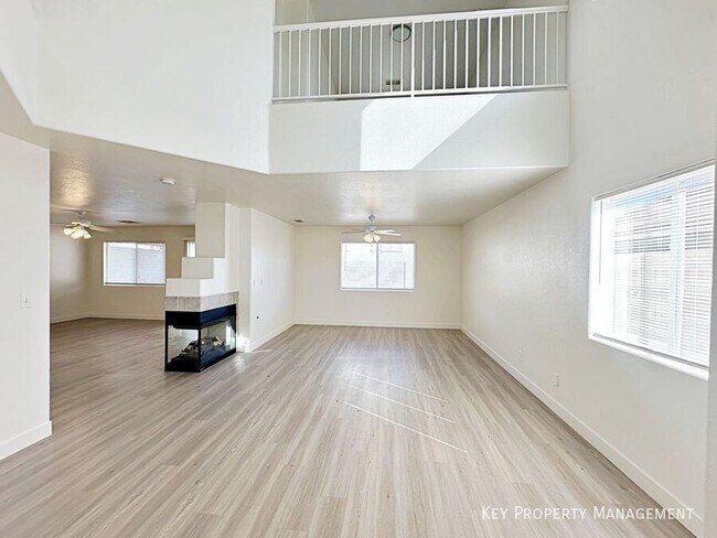 Building Photo - 9416 Moon Splash Ct