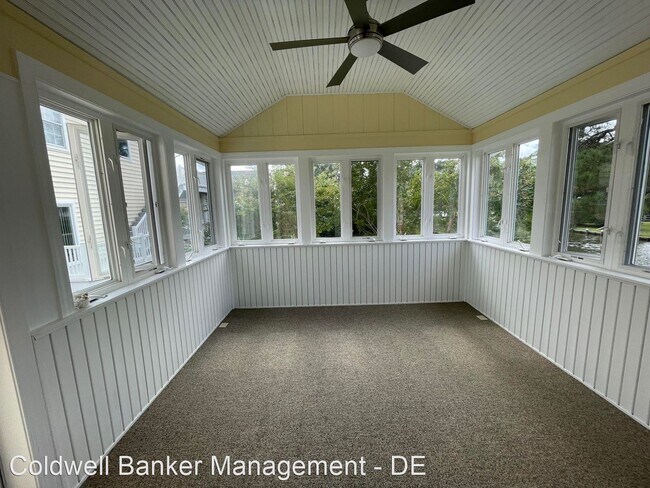 Building Photo - 1 br, 1 bath House - 21212 Robin Rd.