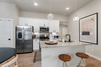 Building Photo - 4949 Perennial Ln