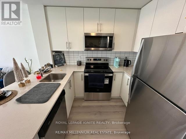Building Photo - 3409-3409 Ridgeway Dr