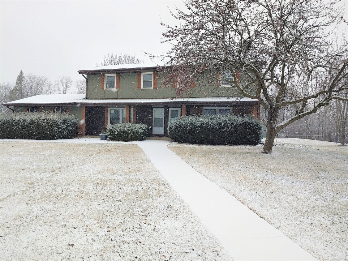 Primary Photo - W158N11055 Legend Ave