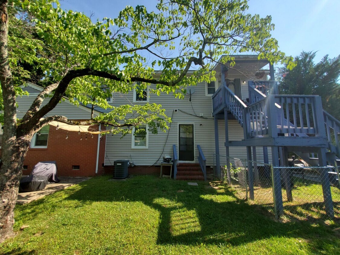 Primary Photo - 1 WEEKS FREE OFF OF THE 1ST FULL MONTHS RENT