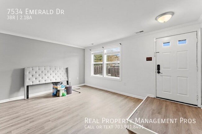 Building Photo - 7534 Emerald Dr