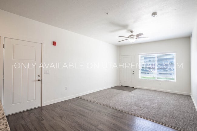 Building Photo - 726 E 500 S