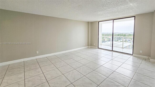Building Photo - 13499 Biscayne Blvd