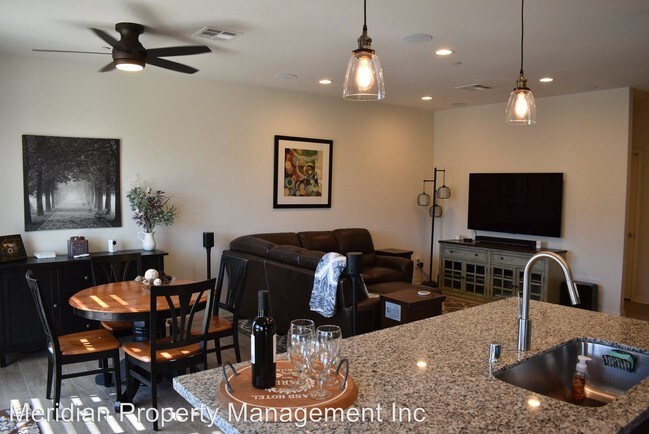 Building Photo - 3 br, 2.5 bath House - 13123 Beacon View Ln