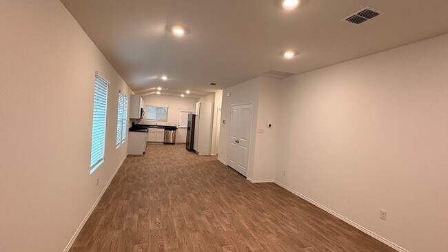 Building Photo - 316 Constanza Trl