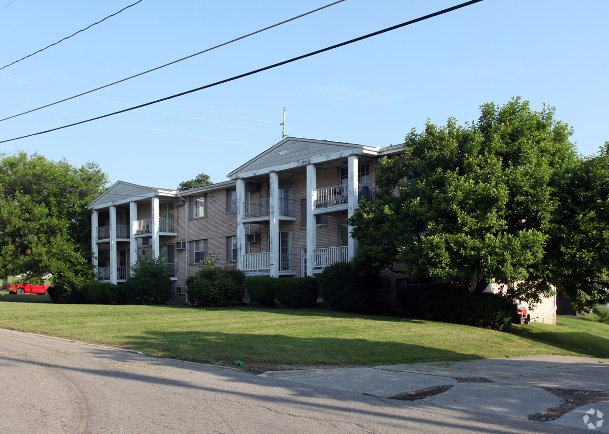 Primary Photo - 9-15 Sunnyslope Dr