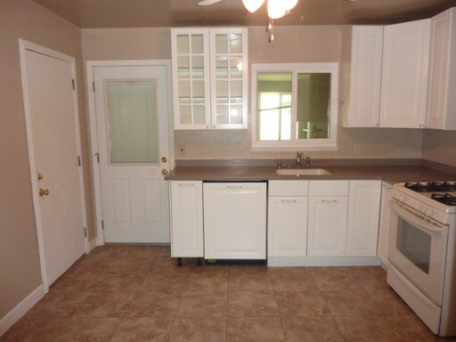 Building Photo - 2496 Larkey Ln