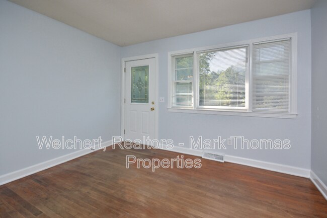 Foto del edificio - 188 George Harris Rd