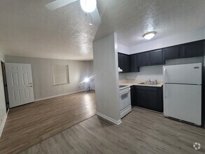 Building Photo - 713 Mill St