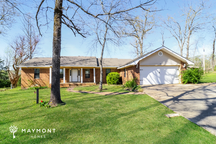 Primary Photo - Lovely Three Bedroom