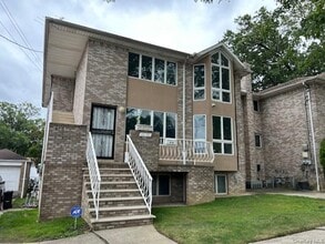 Building Photo - 15-55 200th St