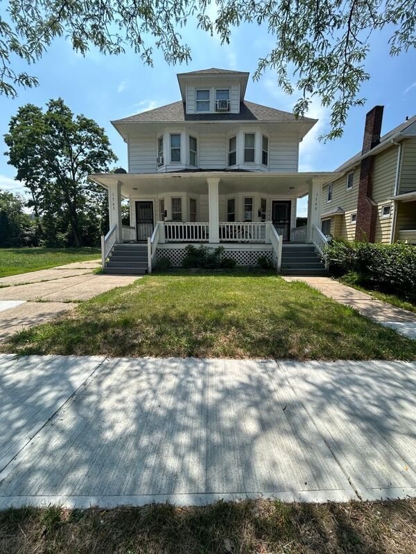 Primary Photo - 1760 Victoria Rd