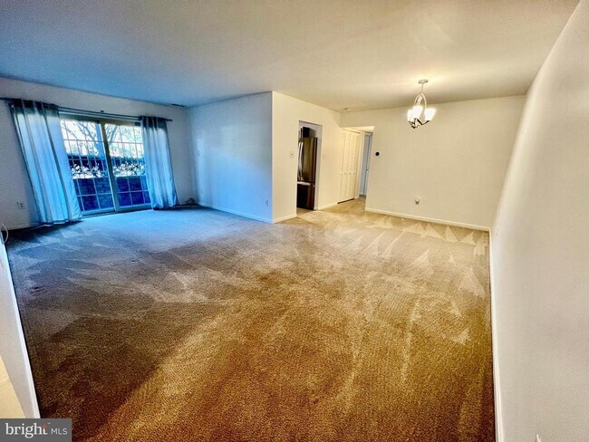 Building Photo - 3504 Back Pointe Ct