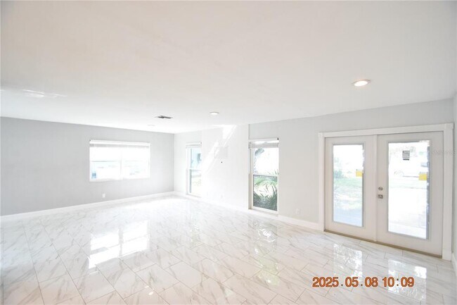 Building Photo - 1019 Spindle Palm Way