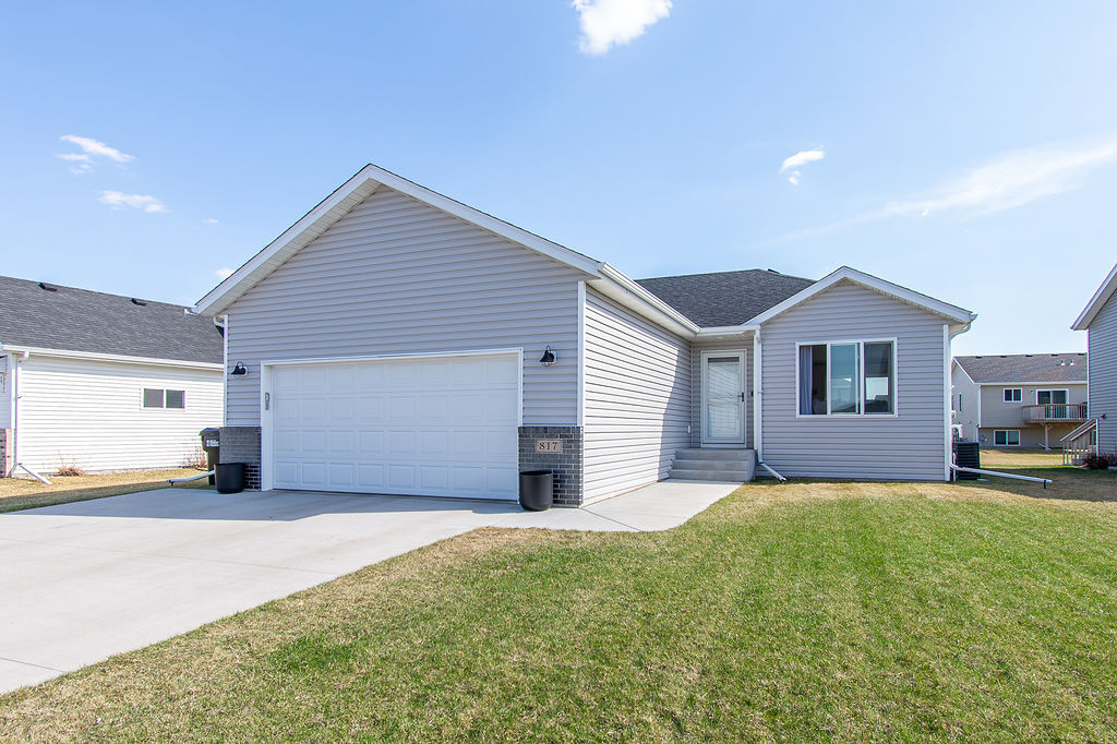 Foto principal - 817 Cathy Dr W